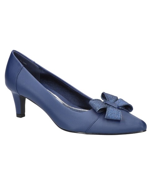 Easy Street® Devanna Pumps