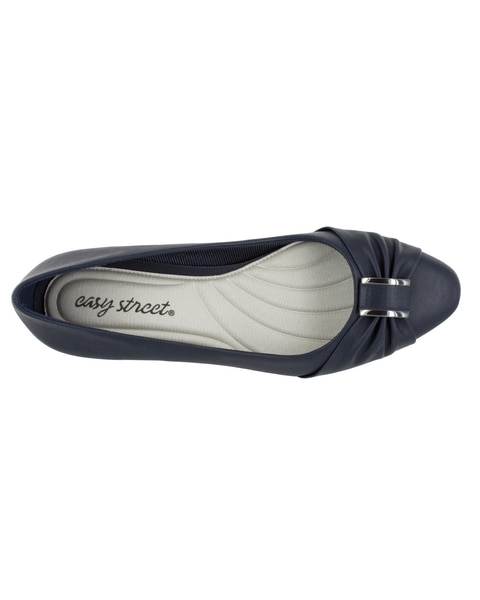 Easy Street Eloise Pumps