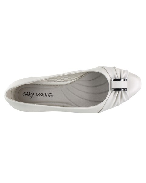 Easy Street Eloise Pumps