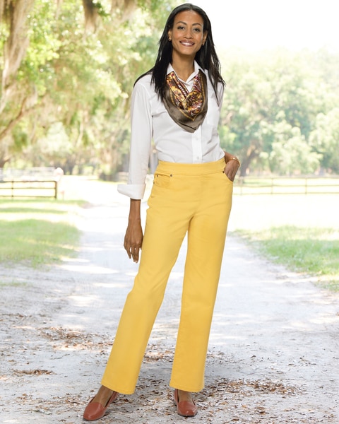 Foxcroft Classic Fit Solid Shirt & DreamFlex Color Pull On Relaxed Jeans