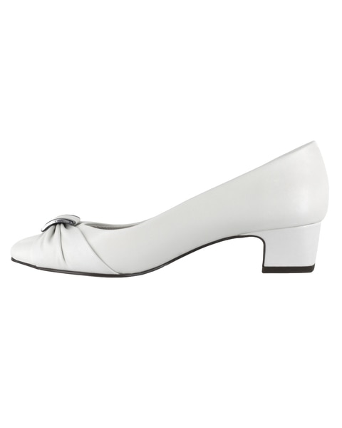 Easy Street Eloise Pumps